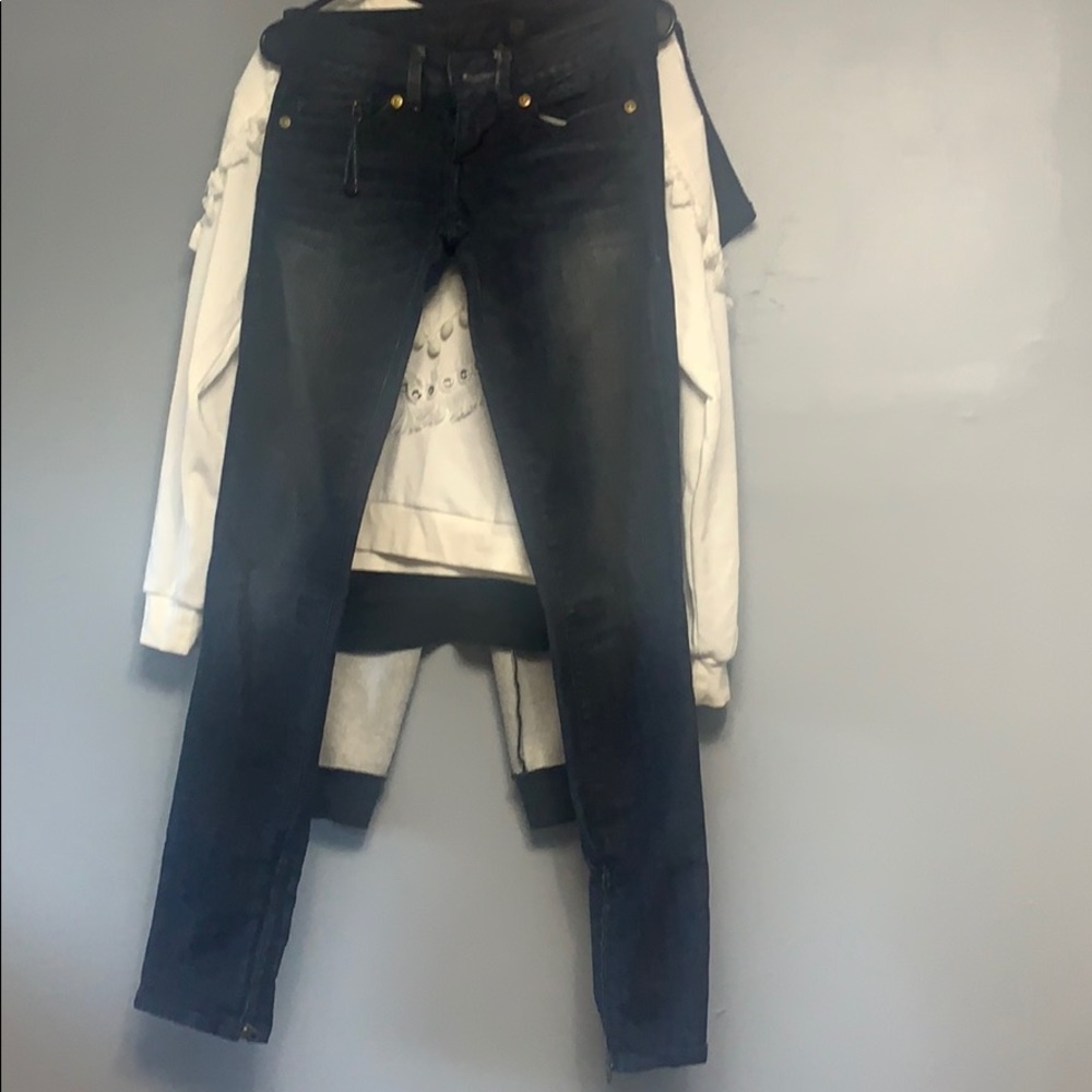 Used Once Guess Jeans - Picture 2 of 2
